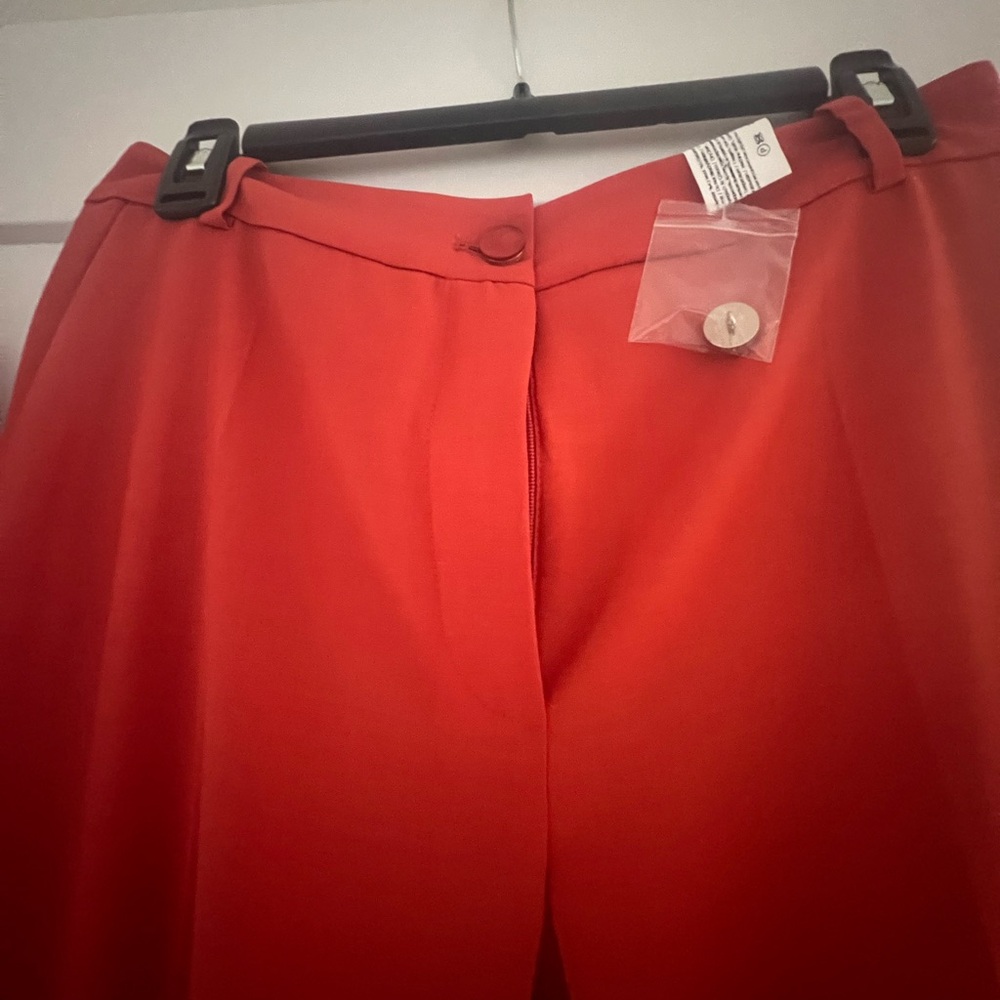 Stunning Women two pieces Red Suit - Picture 3 of 8